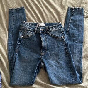 Zara size 2 medium wash skinny jean